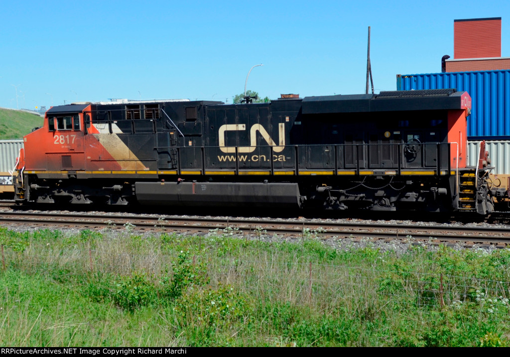 CN 2817